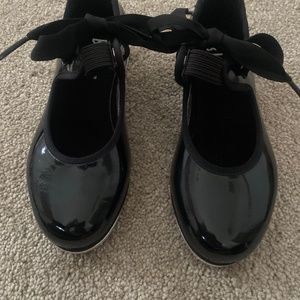 Little girls Black patent leather tap shoes